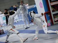 开云体育-加拿大击剑选手激战取胜，夺得金牌