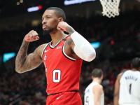 开云体育平台APP-开拓者队控卫利拉德在比赛中展现超强得分能力