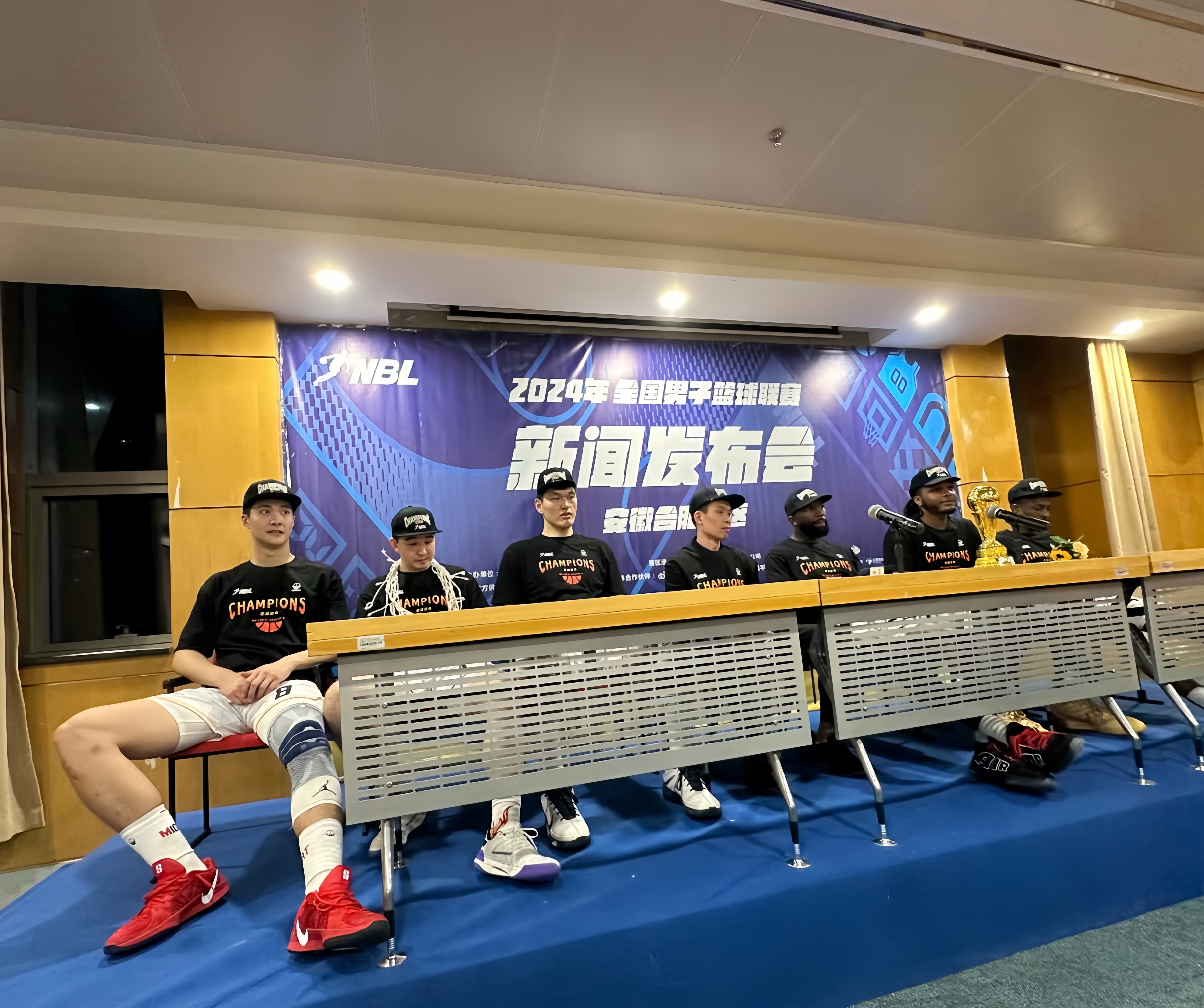 近日职业篮球聚焦男子组决赛的悬念