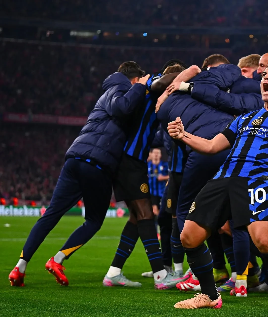 关于慕尼黑队豪取四连胜,欧冠夺冠前途宽广的信息 关于慕尼黑队豪取四连胜,欧冠夺冠前途宽广的信息