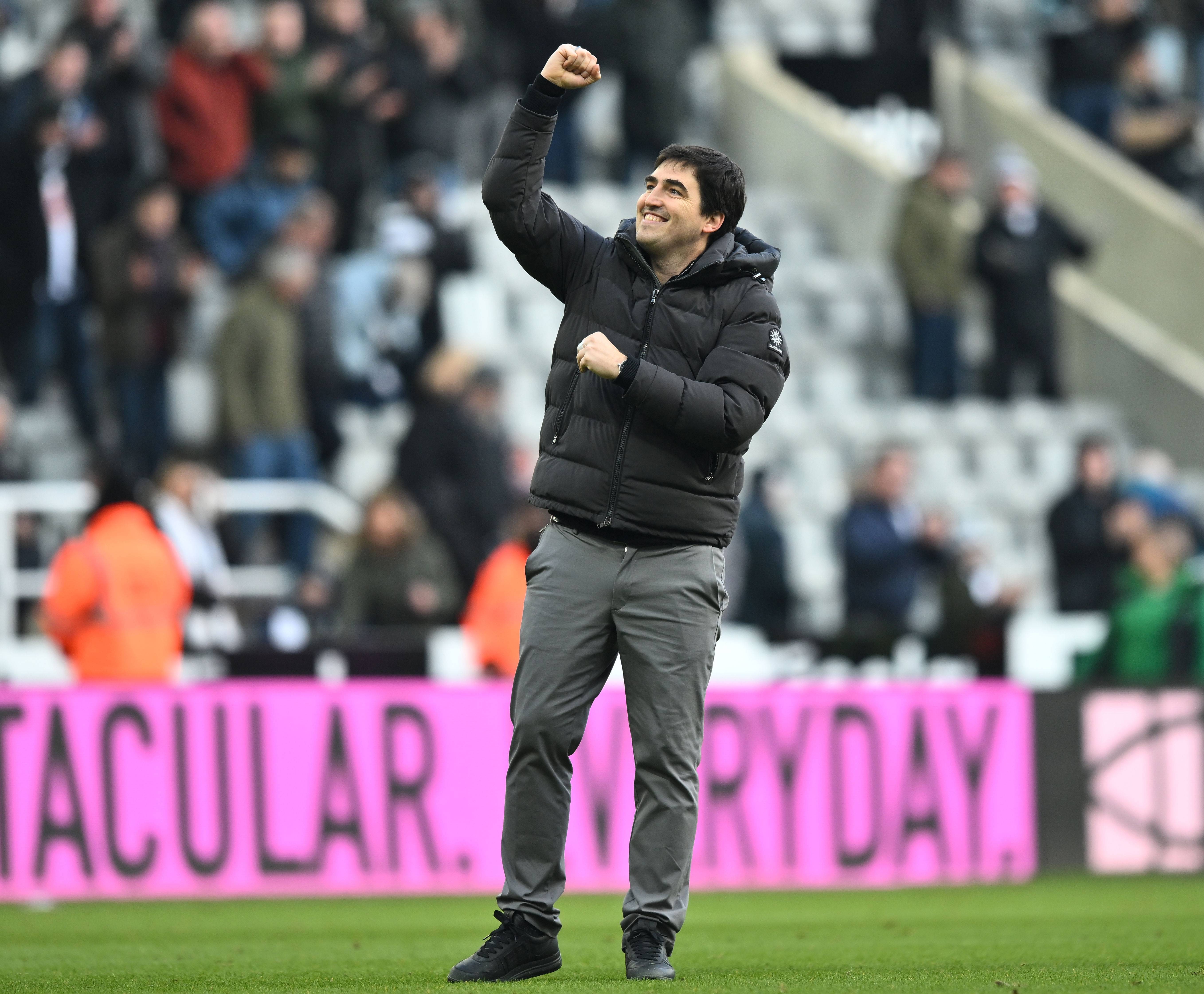 包含伯恩茅斯主场取胜，士气重现高潮的词条