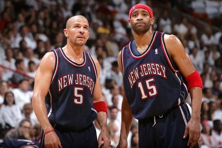 猛龙客场击败雄鹿,取得1-0领先 猛龙客场击败雄鹿,取得1-0领先