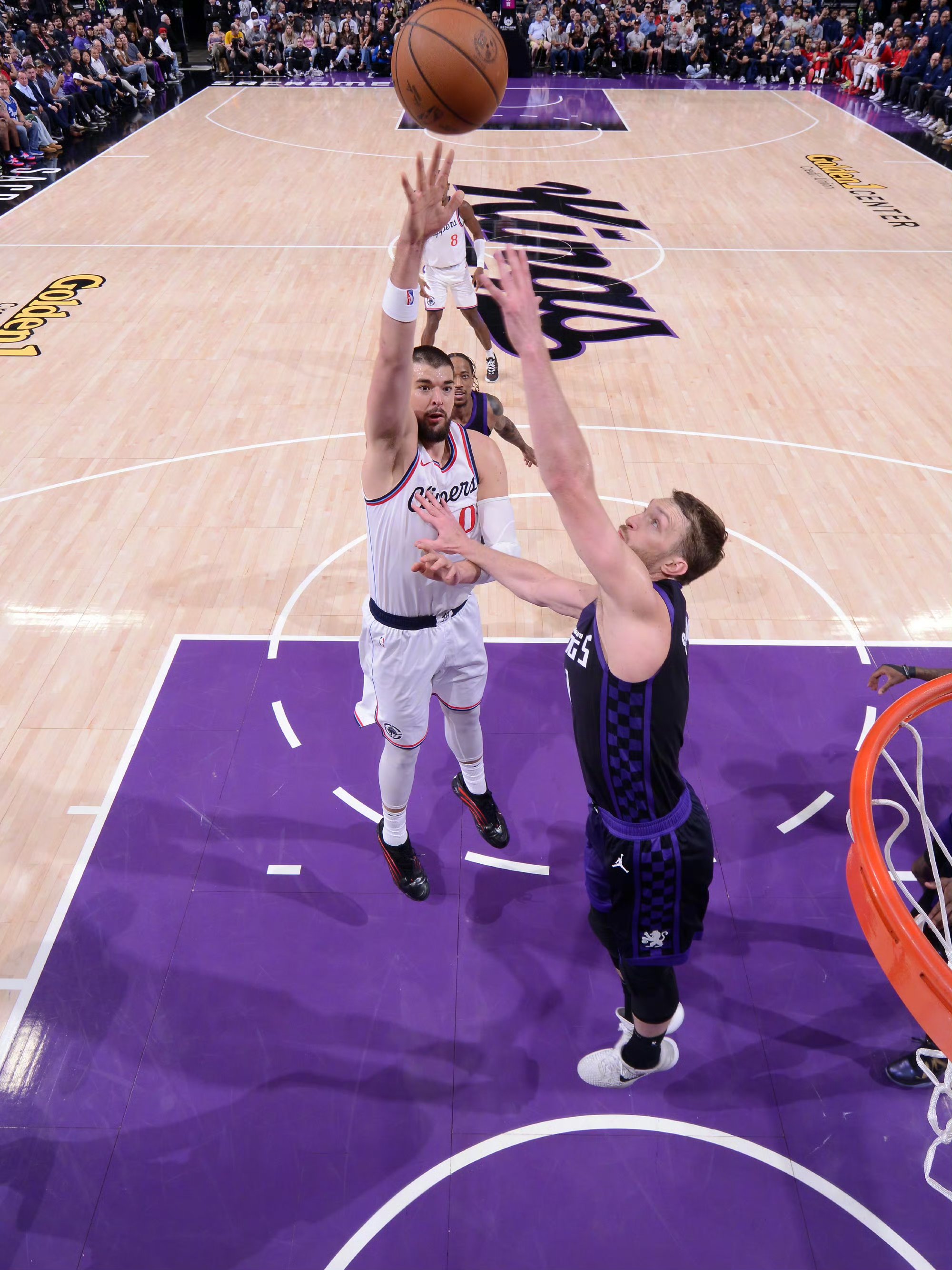 快船横扫掘金,保持五连胜 快船横扫掘金,保持五连胜