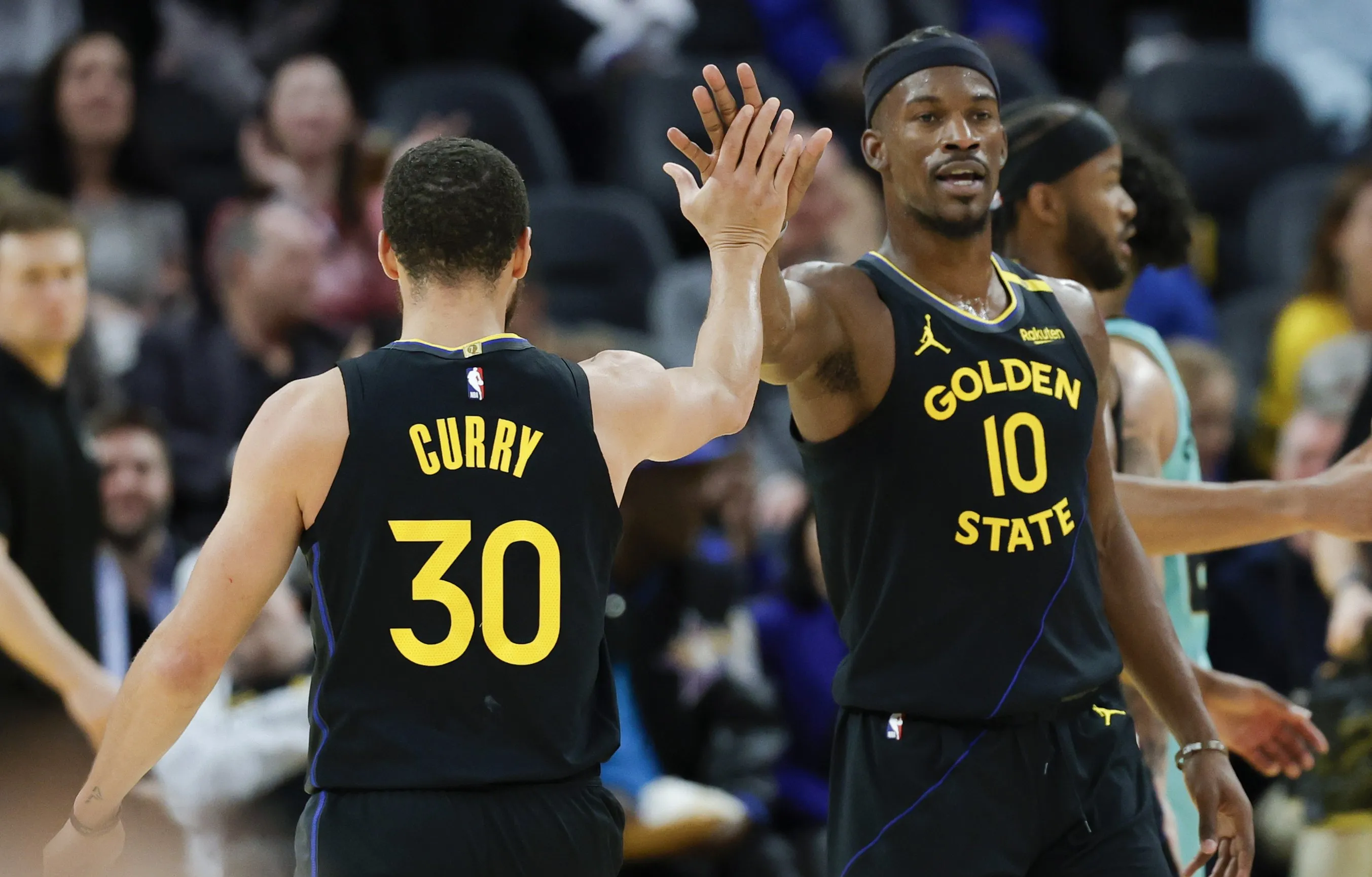 包含76人横扫黄蜂,全队迎来三连胜的词条 包含76人横扫黄蜂,全队迎来三连胜的词条