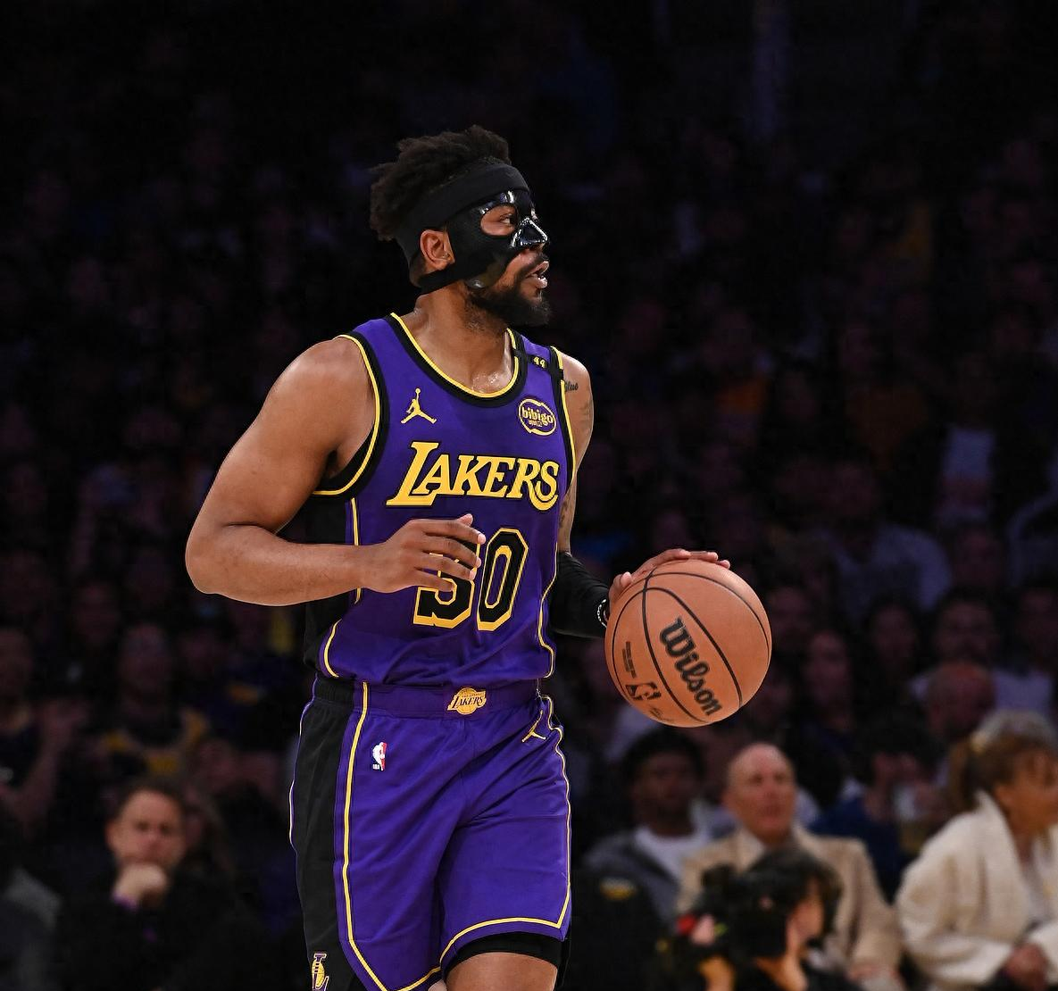 湖人全队状态回升,豪取五连胜 湖人全队状态回升,豪取五连胜