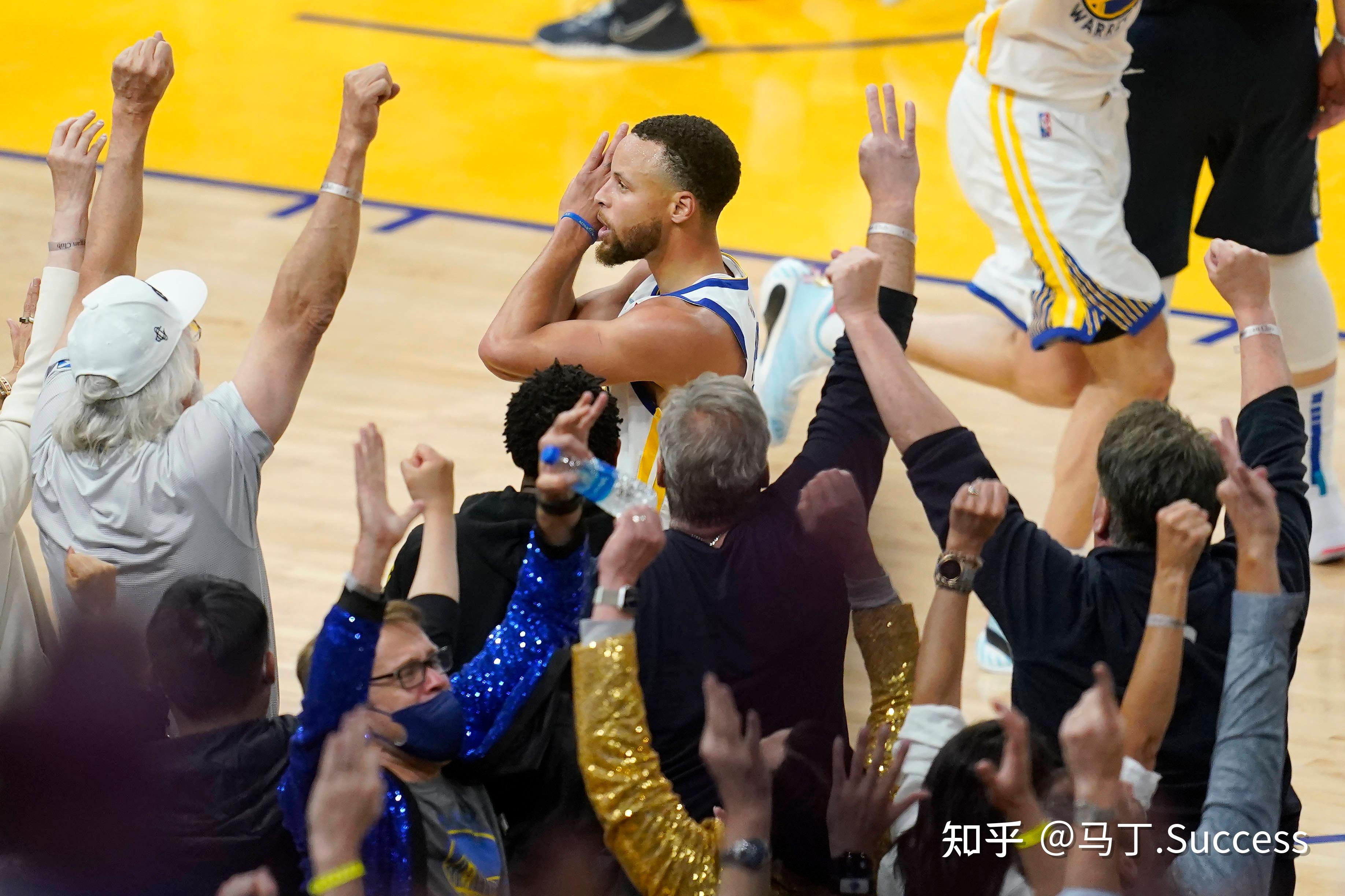 关于勇士主场大胜湖人,库里狂砍30+,拉杜伤退的信息 关于勇士主场大胜湖人,库里狂砍30+,拉杜伤退的信息