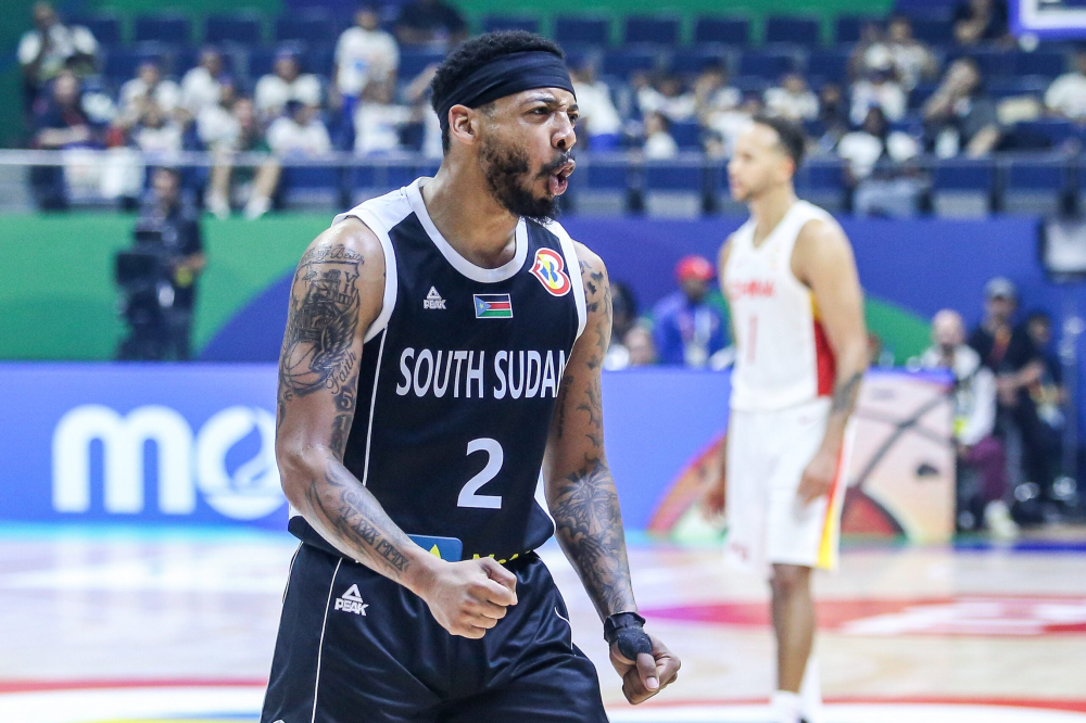 火箭大胜绿军:小石头21分贡献 火箭大胜绿军:小石头21分贡献